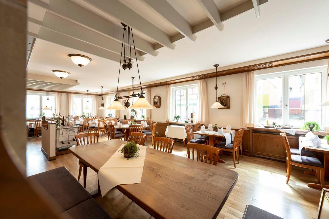 Hotel Gasthof Krone Niederstetten Ngoại thất bức ảnh
