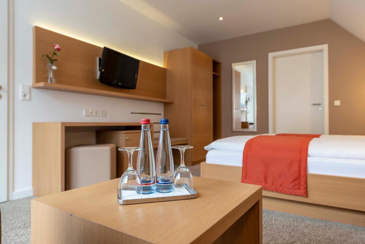 Hotel Gasthof Krone Niederstetten Ngoại thất bức ảnh