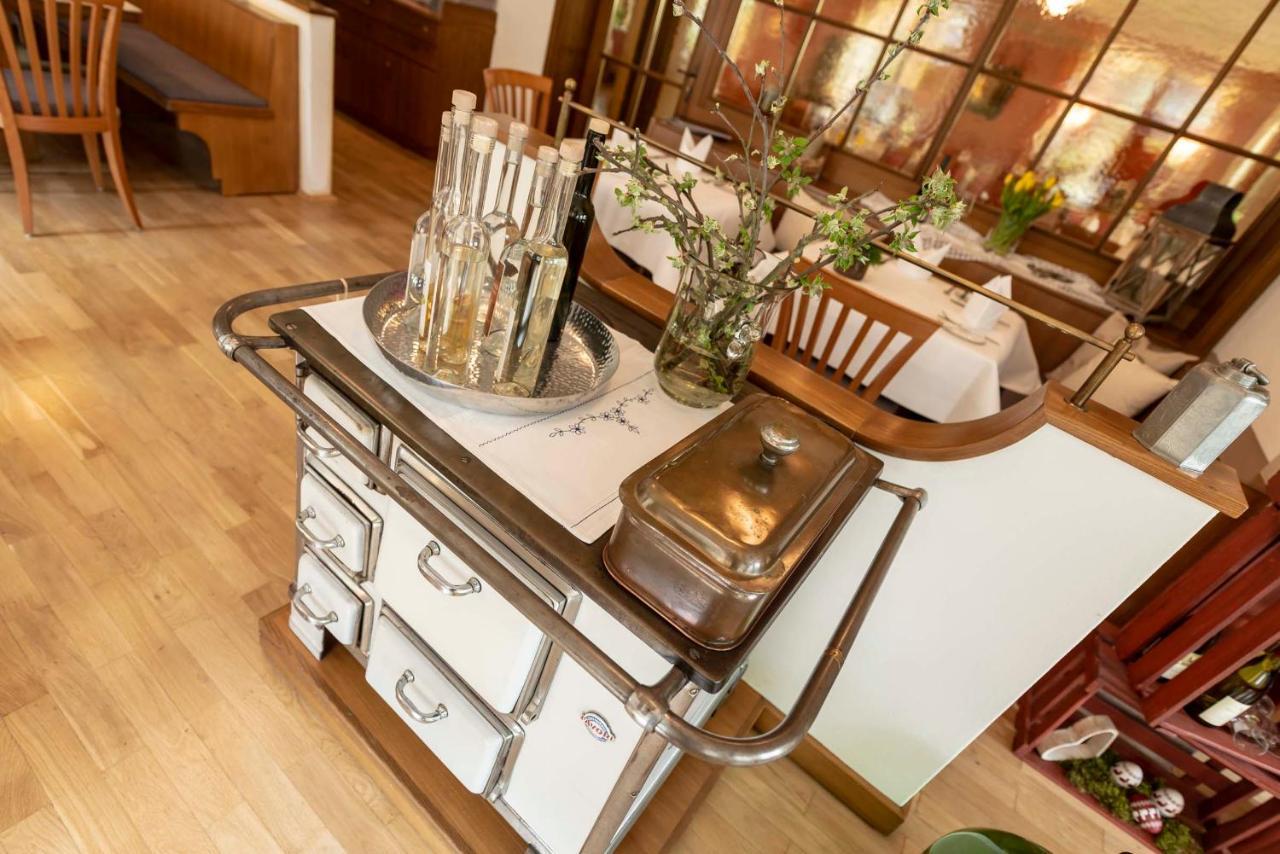 Hotel Gasthof Krone Niederstetten Ngoại thất bức ảnh