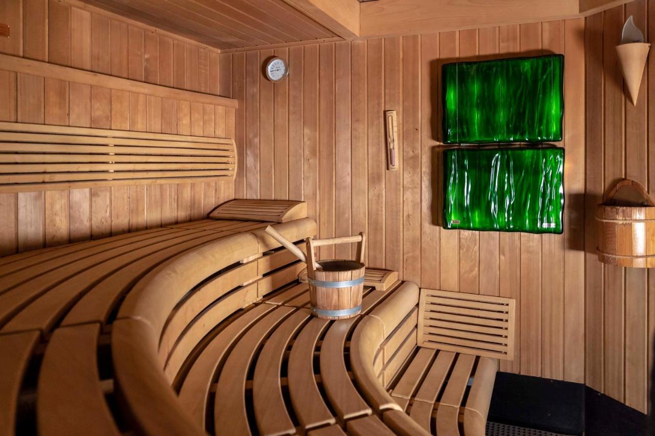 Hotel Gasthof Krone Niederstetten Ngoại thất bức ảnh