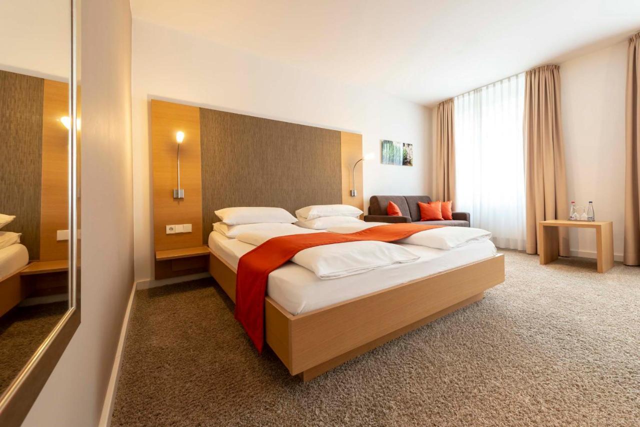 Hotel Gasthof Krone Niederstetten Ngoại thất bức ảnh