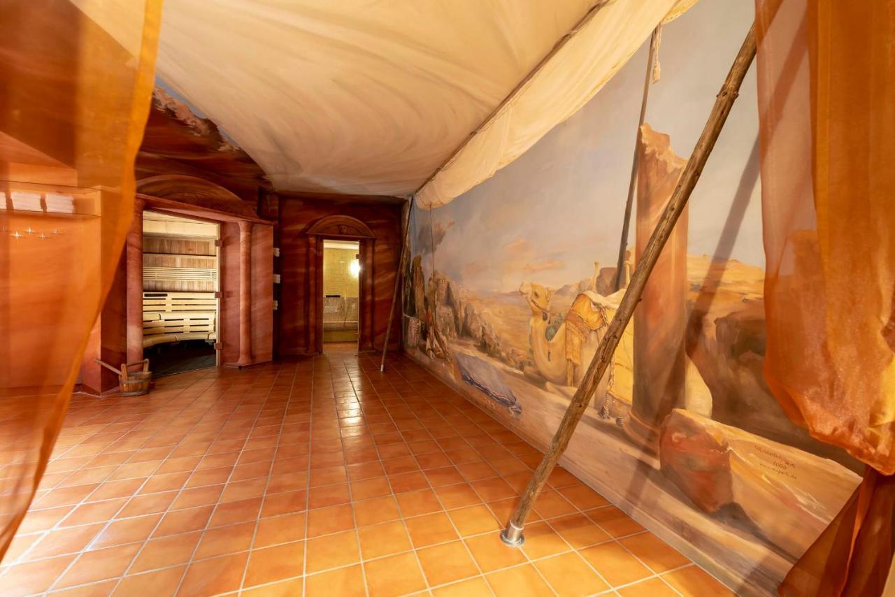 Hotel Gasthof Krone Niederstetten Ngoại thất bức ảnh