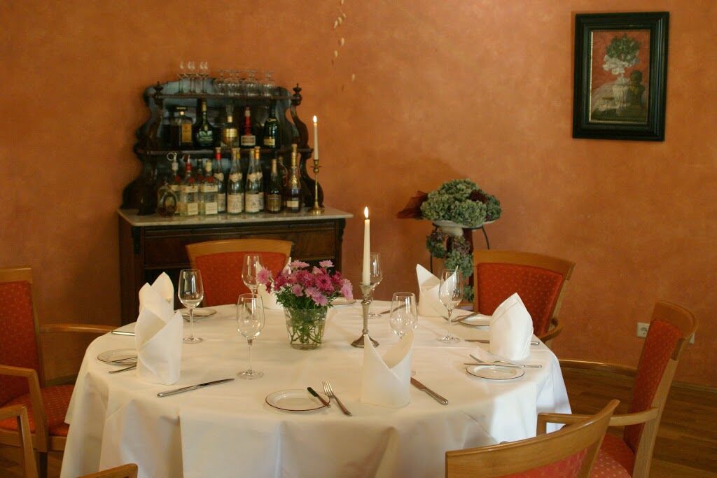 Hotel Gasthof Krone Niederstetten Ngoại thất bức ảnh
